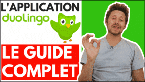 Miniature de vidéo avec une photo de Pierre à coté da la mascotte de Duolingo et le titre «l'application duolingo - le guide complet » illustrant un article Holamigo