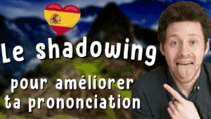 Illustration d'un article Holamigo avec le titre « le shadowing pour améliorer ta prononciation » présentant Pierre et un drapeau espagnol
